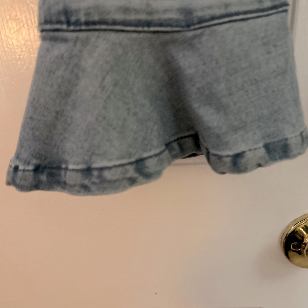 SALE NWOT  Ivanka Trump Jean, mid rise skinny ankle, with ruffle bottom - Picture 2 of 3